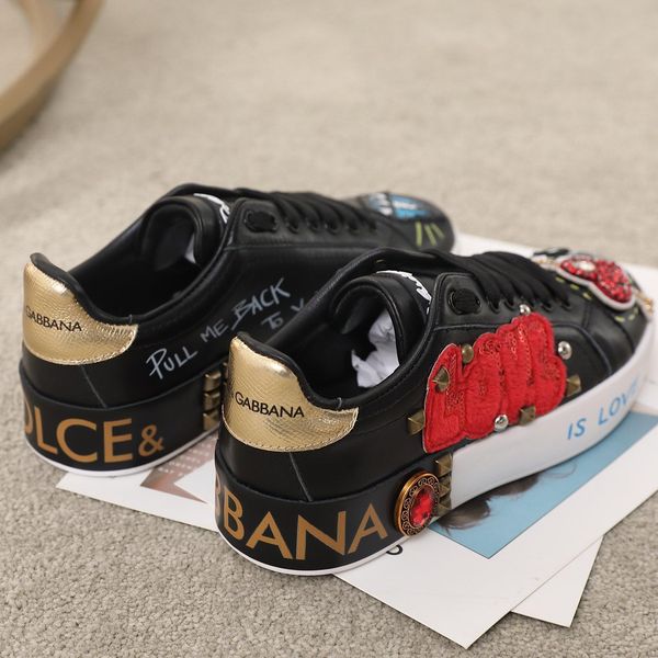 2020p new trend hand-painted leather party casual shoes outdoor men and women sports shoes fashion wild couple shoes, size 35-45, Black
2020p new trend hand-painted leather party casual shoes outdoor men and women sports shoes fashion wild couple shoes, size 35-45, Black