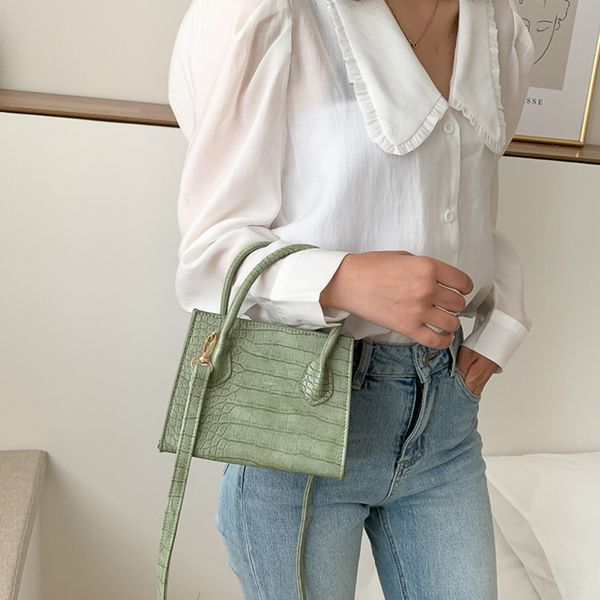 Women Small Crocodile Pattern Solid Color PU Leather Crossbody Bags 2020 Summer Lady Shoulder Handbags Female Simple Totes
Women Small Crocodile Pattern Solid Color PU Leather Crossbody Bags 2020 Summer Lady Shoulder Handbags Female Simple Totes