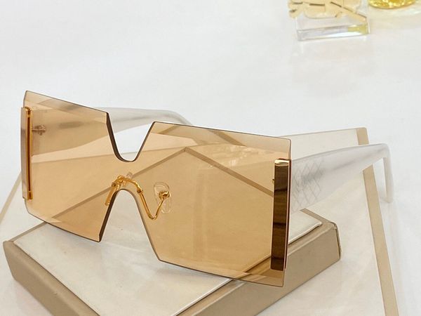 2020 new fashion women's brand design sunglasses large square metal glasses charming elegant style anti-uv400 lens casual glasses 4881, White;black
2020 new fashion women's brand design sunglasses large square metal glasses charming elegant style anti-uv400 lens casual glasses 4881, White;black