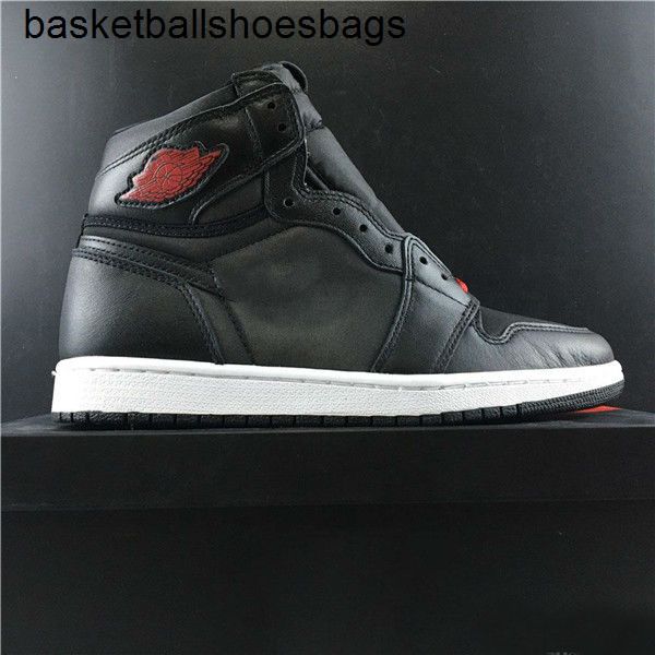2020 sale 1 high og basketball shoes 1s red satin black toe men trainers women sports sneakers
2020 sale 1 high og basketball shoes 1s red satin black toe men trainers women sports sneakers