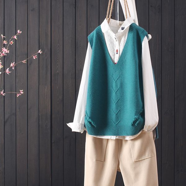 loose tassel stitching v-neck sweater vest female sleeveless solid color literary style knitted sweater vest pullover women 2020, Black;white
loose tassel stitching v-neck sweater vest female sleeveless solid color literary style knitted sweater vest pullover women 2020, Black;white