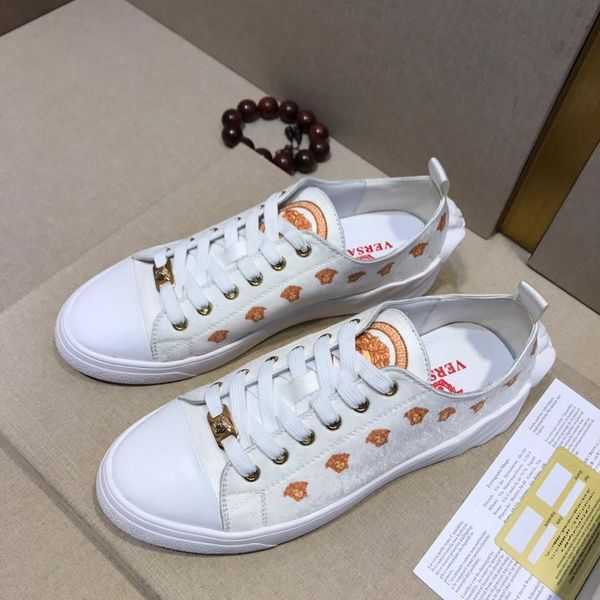 2019h new men's color tide shoes, flat shoes fashion sports shoes, all in the original packaging, male code 38-4411, Black
2019h new men's color tide shoes, flat shoes fashion sports shoes, all in the original packaging, male code 38-4411, Black