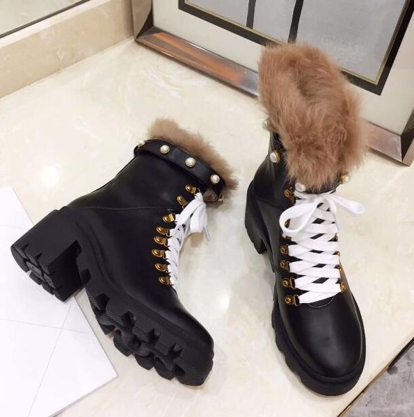 the designer has come up with a new style of pointy, versatile high-heeled bootssize 35-40, Black
the designer has come up with a new style of pointy, versatile high-heeled bootssize 35-40, Black