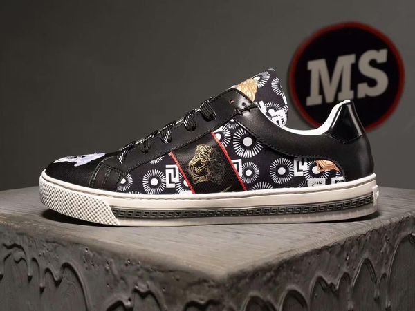 2020-2019j luxury designer studded spikes sneakers men women casual shoes black party lovers rhinestones leather spikes glitter red bottom
2020-2019j luxury designer studded spikes sneakers men women casual shoes black party lovers rhinestones leather spikes glitter red bottom