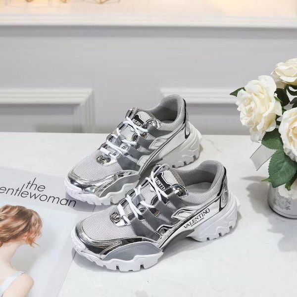 2020i new trend leather casual shoes, breathable men and women outdoor sports shoes, fashion wild party lovers shoes size 35-451, Black
2020i new trend leather casual shoes, breathable men and women outdoor sports shoes, fashion wild party lovers shoes size 35-451, Black