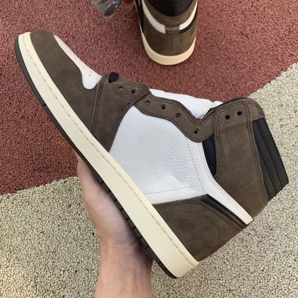 jumpmen 1 retro high cd4487-100 with sail black dark mocha university fashion trainers new designer sneaker schoenen size 40-47, White;red
jumpmen 1 retro high cd4487-100 with sail black dark mocha university fashion trainers new designer sneaker schoenen size 40-47, White;red