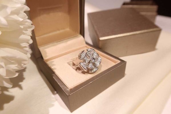 designer ring skirt flower wedding rings women 925 sterling silver sector diamond ring lady jewelry gifts, Slivery;golden
designer ring skirt flower wedding rings women 925 sterling silver sector diamond ring lady jewelry gifts, Slivery;golden
