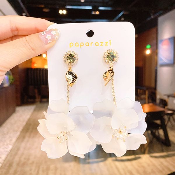 korea fashion jewelry exaggerated hand-woven large white flower earrings long holiday party statement earrings for women, Silver
korea fashion jewelry exaggerated hand-woven large white flower earrings long holiday party statement earrings for women, Silver