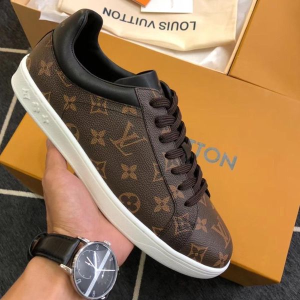 28 men's designer casual sports shoes, fashion brand outdoor casual shoes, trainers. fast delivery in original box packaging, Black
28 men's designer casual sports shoes, fashion brand outdoor casual shoes, trainers. fast delivery in original box packaging, Black