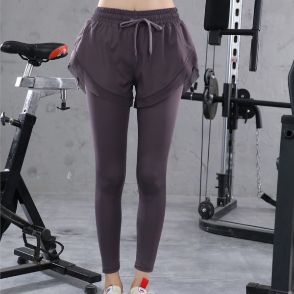 2020 new yoga women's outer wear fitness sports slimming feet ins internet celebrity fake two-piece pants running sports pants, Black
2020 new yoga women's outer wear fitness sports slimming feet ins internet celebrity fake two-piece pants running sports pants, Black