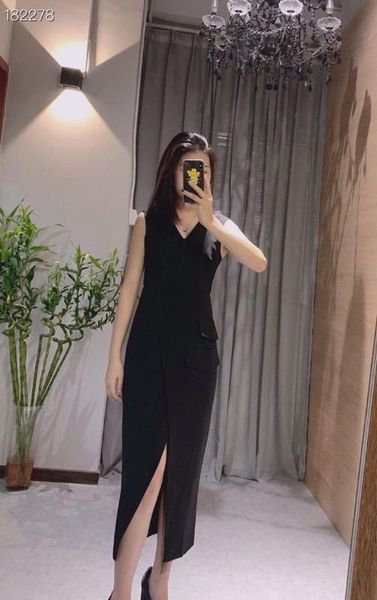 fashion women sleeveless split dress v-neck empire slim 2020 lady runway office dresses, Black;gray
fashion women sleeveless split dress v-neck empire slim 2020 lady runway office dresses, Black;gray