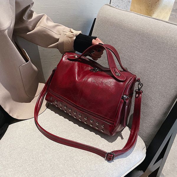 женщины сумка емкой кожи pu масло кожи высокого качества сумки мода личность stud crossbody сумка solid soft
женщины сумка емкой кожи pu масло кожи высокого качества сумки мода личность stud crossbody сумка solid soft