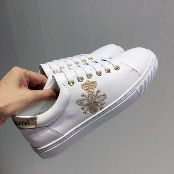 2020m new trend embroidered graffiti leather casual shoes outdoor men and women sports shoes fashion wild couple shoes, size 35-45, Black
2020m new trend embroidered graffiti leather casual shoes outdoor men and women sports shoes fashion wild couple shoes, size 35-45, Black