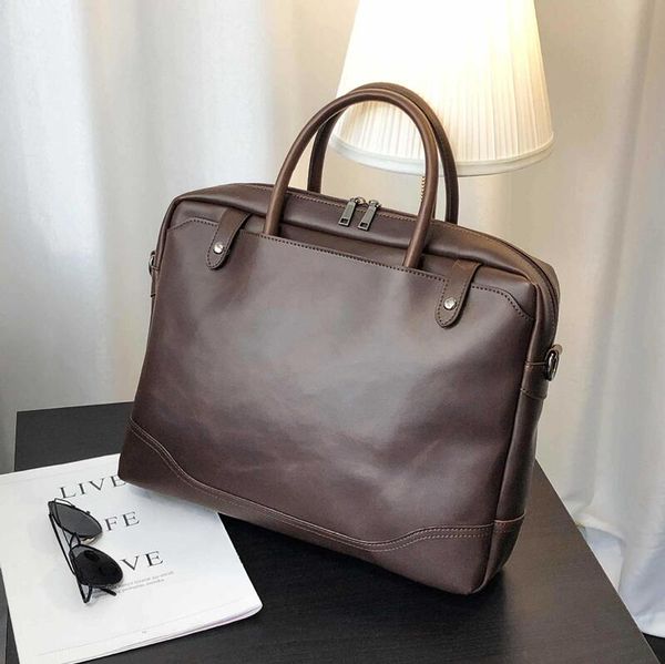 wholesale men handbag horizontal stitching leather bag retro contrast leatheres files computer bags outdoor leisure leathers shoulder handba
wholesale men handbag horizontal stitching leather bag retro contrast leatheres files computer bags outdoor leisure leathers shoulder handba