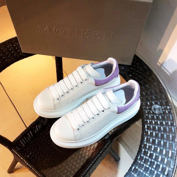 cc,low-flat oversized sneakers, r brand casual sneakers, stylish flat-bottomed comfort,with original box,size35-45
cc,low-flat oversized sneakers, r brand casual sneakers, stylish flat-bottomed comfort,with original box,size35-45