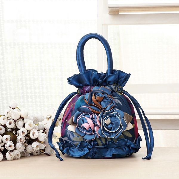 2020 new mobile phone hand mobile phone lace dinner women's hand flower bucket bag creative women's bag
2020 new mobile phone hand mobile phone lace dinner women's hand flower bucket bag creative women's bag