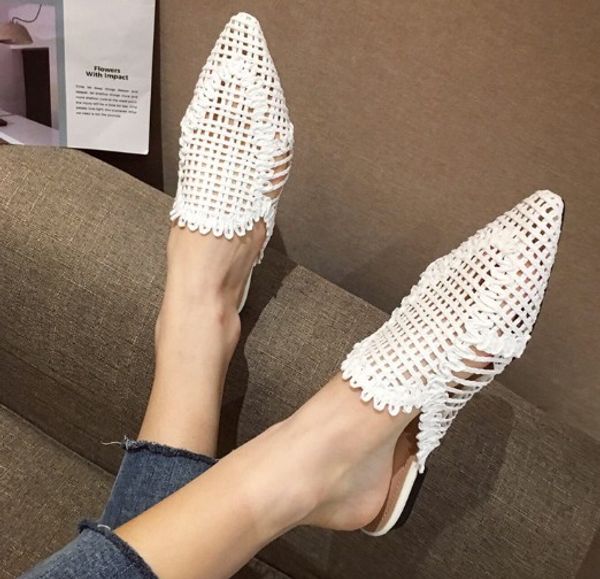 2020 new pointed woven hollow thick with wild outsole flat muller slippers children, Black
2020 new pointed woven hollow thick with wild outsole flat muller slippers children, Black
