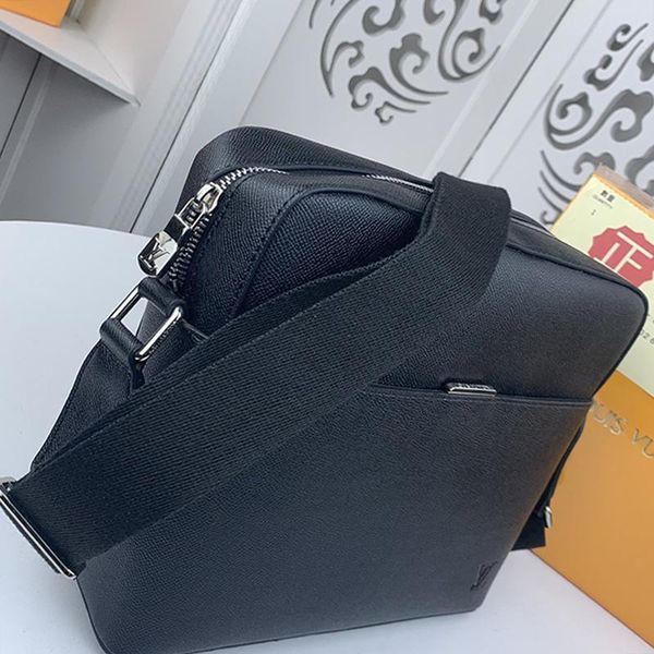 new arrival simple style mens bag messenger bags luxury design crossbody bags retro men formal shoulder bag fast delivery
new arrival simple style mens bag messenger bags luxury design crossbody bags retro men formal shoulder bag fast delivery