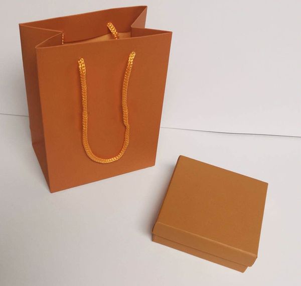 luxury designer jewelry boxes for bracelet paper dust bag cotton womens necklace box gift box packing bags for all jewelrys link, Black;white
luxury designer jewelry boxes for bracelet paper dust bag cotton womens necklace box gift box packing bags for all jewelrys link, Black;white