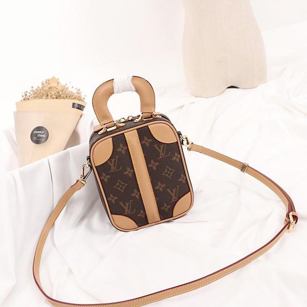 fast delivery women bags simple style fashion designer luxury crossbody bags leather shoulder handle tote ladies handbags sac d 'é
fast delivery women bags simple style fashion designer luxury crossbody bags leather shoulder handle tote ladies handbags sac d 'é
