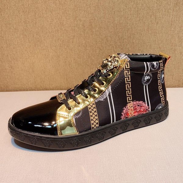 2020g fashion high-end leather men's shoes high to help comfortable casual shoes, fashion wild outdoor sports shoes, original box packa
2020g fashion high-end leather men's shoes high to help comfortable casual shoes, fashion wild outdoor sports shoes, original box packa