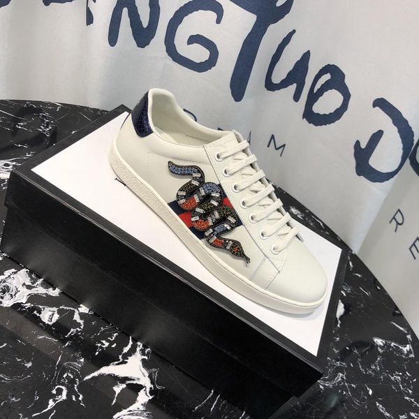 2020-2019d new luxury designer lovers shoes low to help striped casual shoes fashion wild men and women sports shoes 35-45
2020-2019d new luxury designer lovers shoes low to help striped casual shoes fashion wild men and women sports shoes 35-45