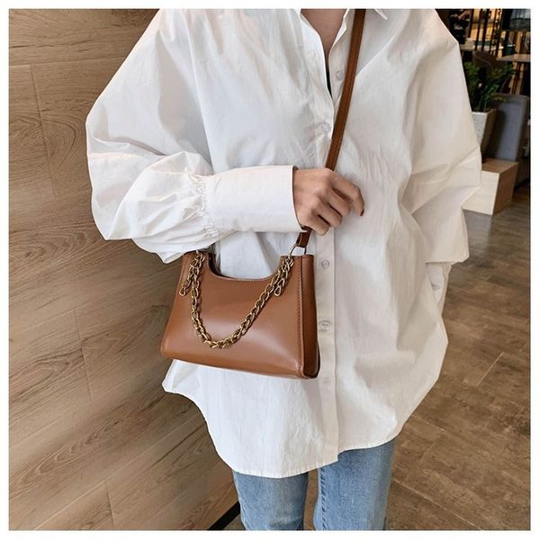 2020 new shoulder bag women's casual fashion korean version of the flat chain small square bag creative hand
2020 new shoulder bag women's casual fashion korean version of the flat chain small square bag creative hand