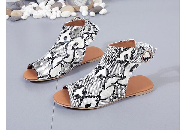 fashion large size fish mouth low heel women sandals 2019 summer designer european and american buckle sandals cs07, Black
fashion large size fish mouth low heel women sandals 2019 summer designer european and american buckle sandals cs07, Black