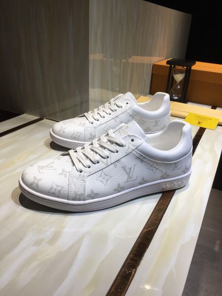 2020 new products men's sneakers large size fashion wild lace-up sneakers low-breathable shoes comfortable, size: 38-45, Black
2020 new products men's sneakers large size fashion wild lace-up sneakers low-breathable shoes comfortable, size: 38-45, Black