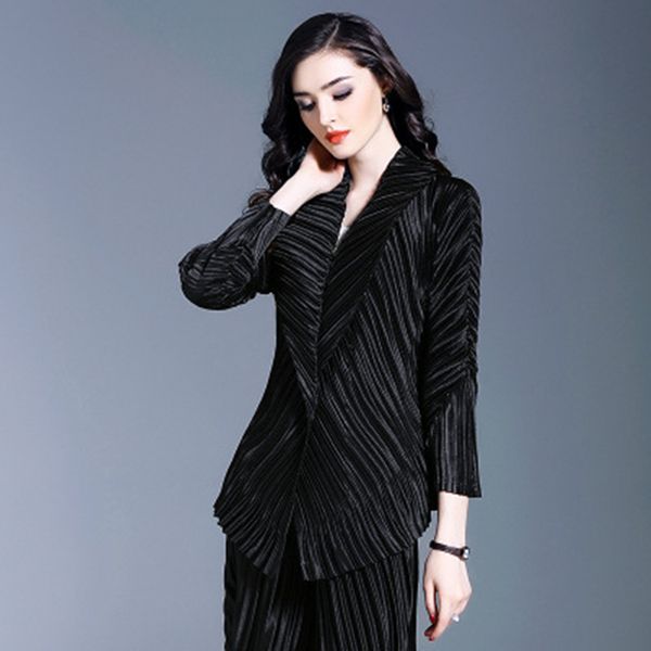 2020 new fashion pleated lapel cardigan jacket female's personality three quarter sleeve coat cost-effective, Black
2020 new fashion pleated lapel cardigan jacket female's personality three quarter sleeve coat cost-effective, Black