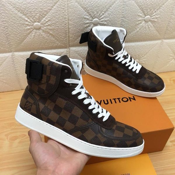 091 high-quality men's designer casual sports shoes trendy brand outdoor casual shoes, fast delivery in the original box, Black
091 high-quality men's designer casual sports shoes trendy brand outdoor casual shoes, fast delivery in the original box, Black
