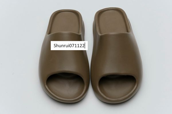 quality kanye slippers soft leather indoor sandals beach booties men women slide bone desert resin triple black white red sneakers
quality kanye slippers soft leather indoor sandals beach booties men women slide bone desert resin triple black white red sneakers