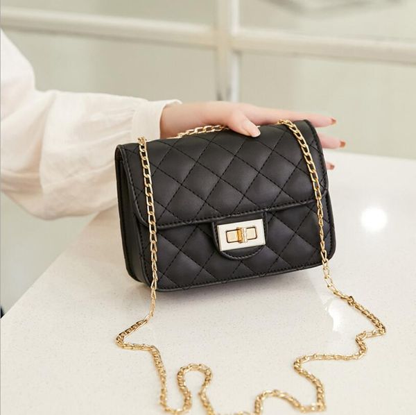 women's bag embroidered thread lock chain small square handbag 2020 new single shoulder messenger bag
women's bag embroidered thread lock chain small square handbag 2020 new single shoulder messenger bag