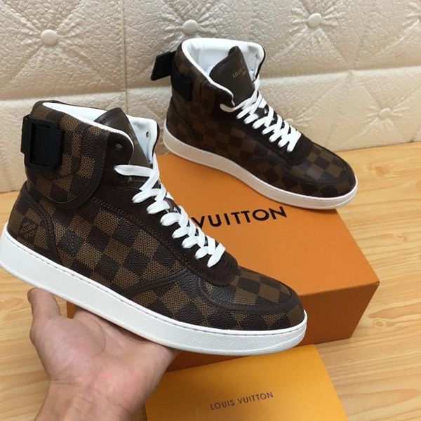 075 high-quality men's designer casual sports shoes trendy brand outdoor casual shoes, fast delivery in the original box, Black
075 high-quality men's designer casual sports shoes trendy brand outdoor casual shoes, fast delivery in the original box, Black