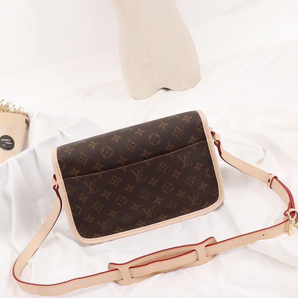 women bag trend envelope luxury designer womens shoulder bags simple style leather small flap crossbody bags messenger bags
women bag trend envelope luxury designer womens shoulder bags simple style leather small flap crossbody bags messenger bags
