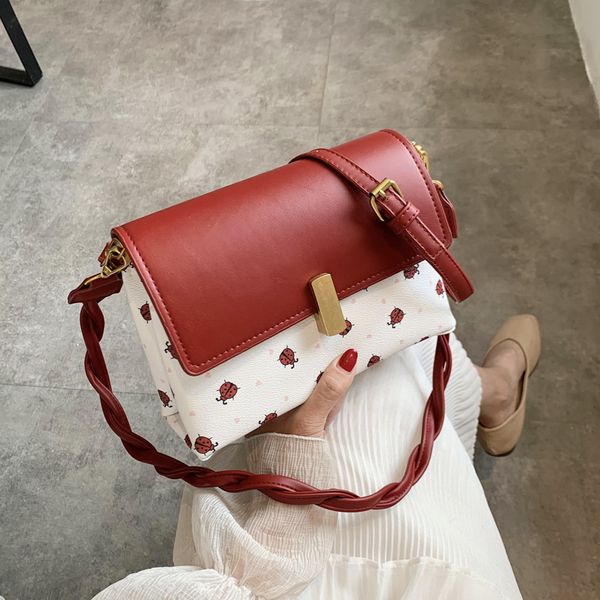 brand original design 2020 new fashion small fresh shoulder diagonal handbag contrast color lock bag cartoon handbag
brand original design 2020 new fashion small fresh shoulder diagonal handbag contrast color lock bag cartoon handbag