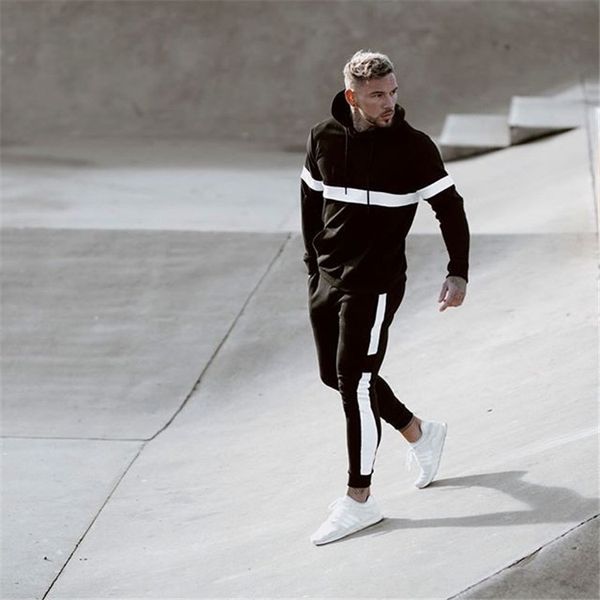 2019 new fashion brand trousers men's hooded fitness sweater sports pants sweater sports pants set, White;black
2019 new fashion brand trousers men's hooded fitness sweater sports pants sweater sports pants set, White;black