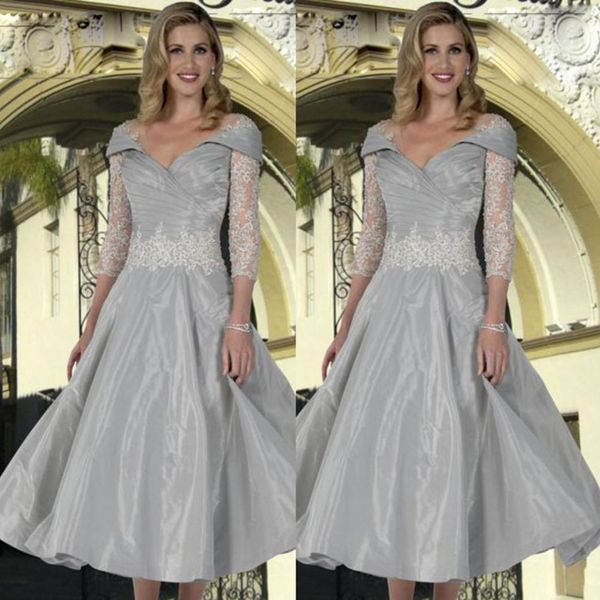elegant mother of the bride dresses v neck lace appliques a line evening gowns custom made long sleeve knee-length wedding guest dress, Black;red
elegant mother of the bride dresses v neck lace appliques a line evening gowns custom made long sleeve knee-length wedding guest dress, Black;red