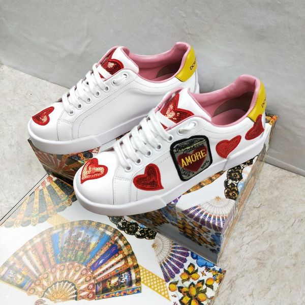 2020l luxury men's and women's graffiti hand-painted casual sports shoes, fashionable wild high-end couple banquet shoes, size: 35, Black
2020l luxury men's and women's graffiti hand-painted casual sports shoes, fashionable wild high-end couple banquet shoes, size: 35, Black
