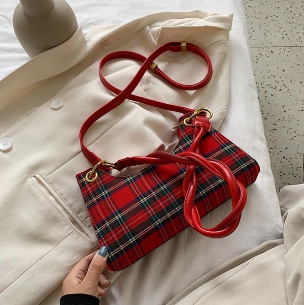 summer simple womens handbag new fashion versatile chain messenger bag woven shoulder underarm bag
summer simple womens handbag new fashion versatile chain messenger bag woven shoulder underarm bag
