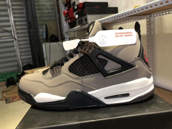 new men 4s basketball shoes 4 brown travis scotts designer luxury trainers athletic shoes sports sneakers with box
new men 4s basketball shoes 4 brown travis scotts designer luxury trainers athletic shoes sports sneakers with box