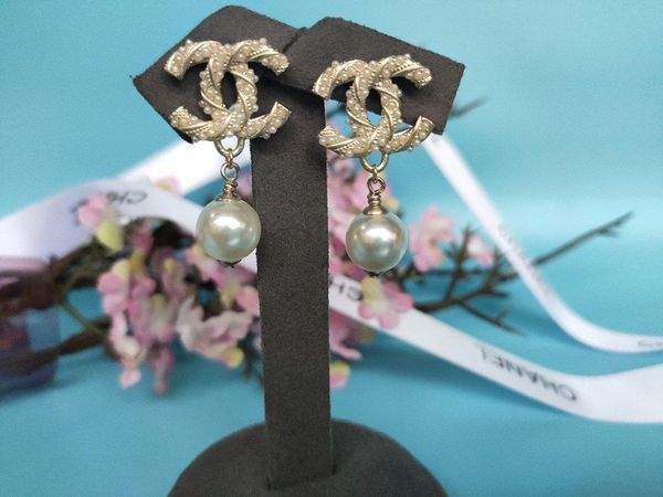 2020 fashion jewelry ladies earrings with party dresses jewelry charm gorgeous stud earrings 99s1, Golden;silver
2020 fashion jewelry ladies earrings with party dresses jewelry charm gorgeous stud earrings 99s1, Golden;silver