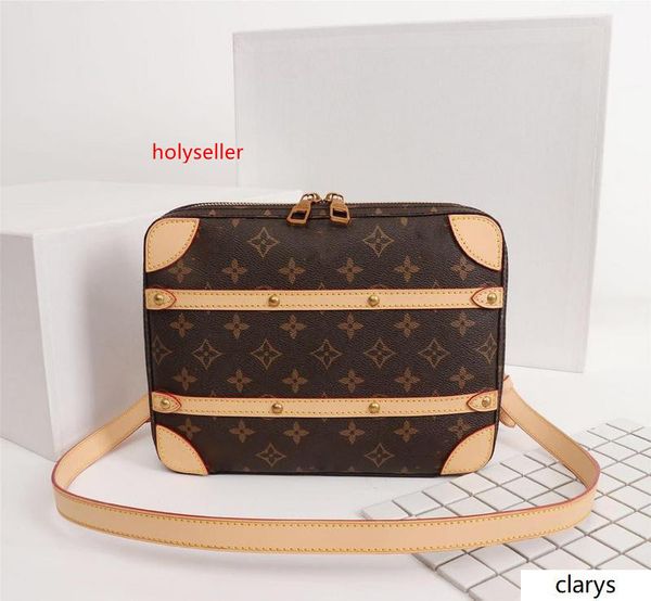 lovuitto soft trunk messenger mm shoulder crossbody bag m68494 monogram size: 26x21x4.5cm
lovuitto soft trunk messenger mm shoulder crossbody bag m68494 monogram size: 26x21x4.5cm