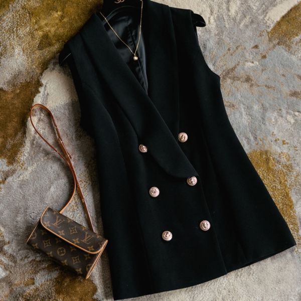 2020 autumn sleeveless suit for women vest korean style outer wear black slim fit vest jacket for women, Black;white
2020 autumn sleeveless suit for women vest korean style outer wear black slim fit vest jacket for women, Black;white