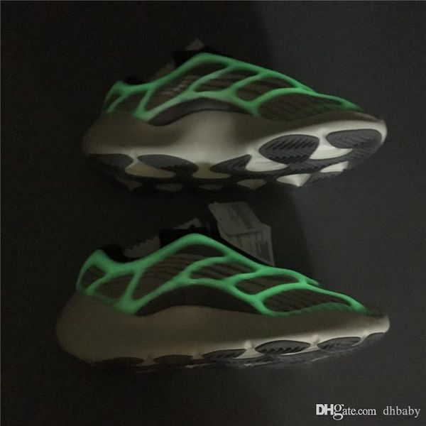 2019 new kanye west originals 700 v3 azael running shoes black white 3m reflective wave runner men women sports sneakers ef9897 with box
2019 new kanye west originals 700 v3 azael running shoes black white 3m reflective wave runner men women sports sneakers ef9897 with box