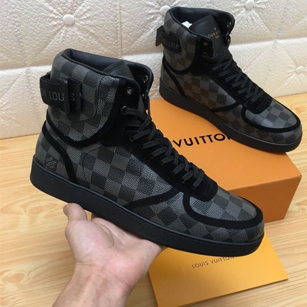 061 high-quality men's designer casual sports shoes trendy brand outdoor casual shoes, fast delivery in the original box, Black
061 high-quality men's designer casual sports shoes trendy brand outdoor casual shoes, fast delivery in the original box, Black