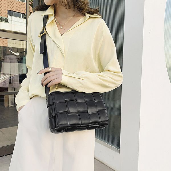 luxury design weave pu leather women crossbody bags 2020 new fashion purse messenger shoulder bag female summer cluthes travel
luxury design weave pu leather women crossbody bags 2020 new fashion purse messenger shoulder bag female summer cluthes travel
