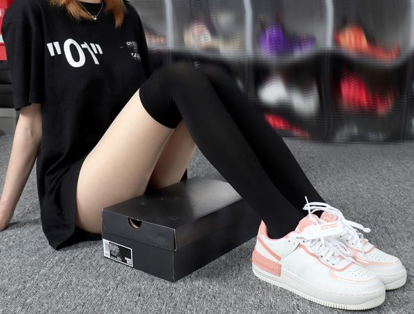 1 shadow white coral pink (w) cj1641 101 with summit white washed coral summit white pink quartz chaussures pour hommes schoenen size 36-40, White;red
1 shadow white coral pink (w) cj1641 101 with summit white washed coral summit white pink quartz chaussures pour hommes schoenen size 36-40, White;red