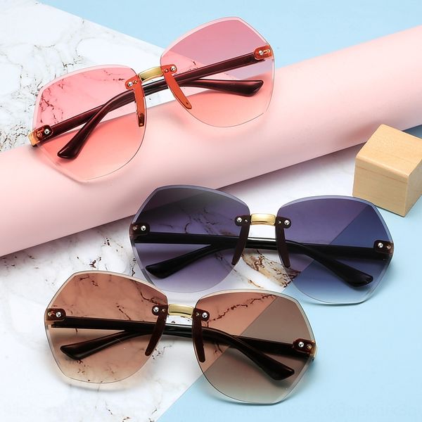 cupw6 2020 new frameless polygon children's sun sunglasses glasses fashionable trimmed colorful ocean pieces boys' and girls, Blue
cupw6 2020 new frameless polygon children's sun sunglasses glasses fashionable trimmed colorful ocean pieces boys' and girls, Blue
