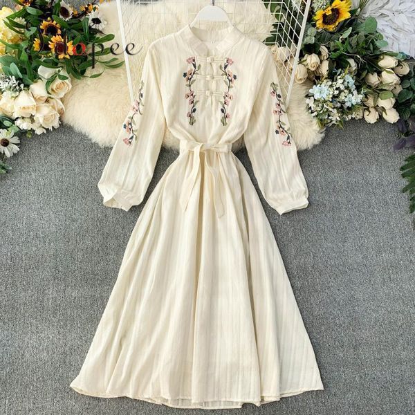 casual dresses 2021 autumn elegant dress cheongsam improvement embroidered lantern sleeve solid color vestidos standing collar plus size, Black;gray
casual dresses 2021 autumn elegant dress cheongsam improvement embroidered lantern sleeve solid color vestidos standing collar plus size, Black;gray
